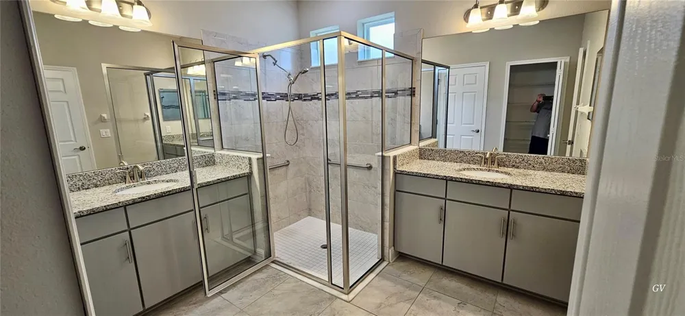 19379 HAWK VALLEY DRIVE Tampa, FL 33647