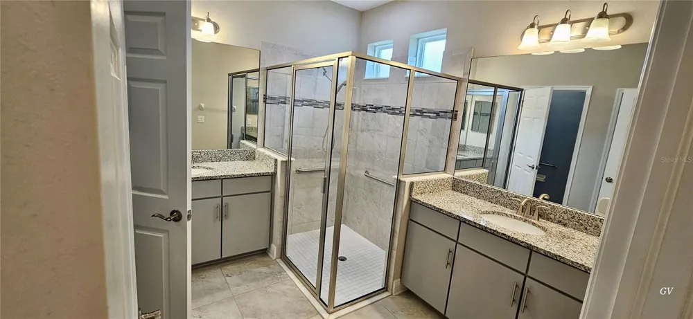 19379 HAWK VALLEY DRIVE Tampa, FL 33647