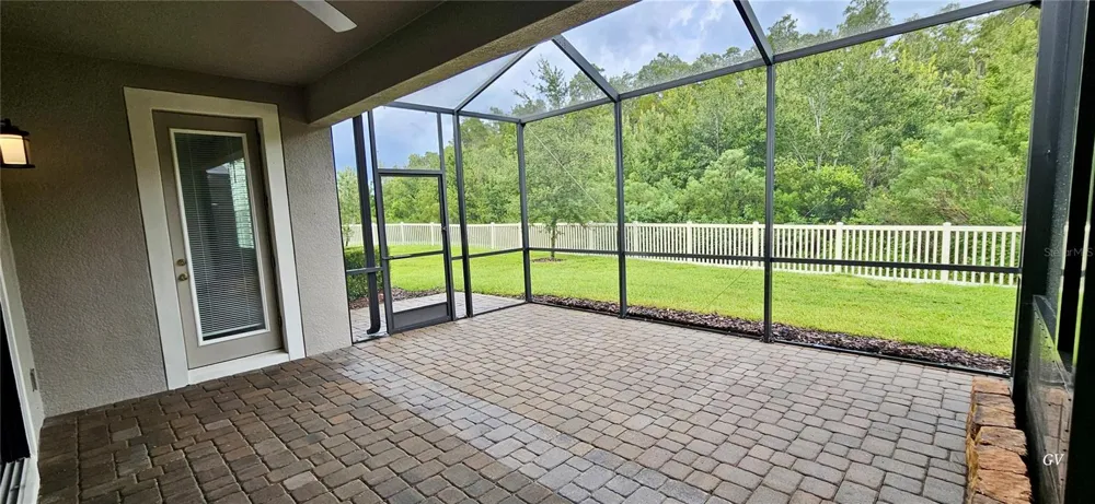 19379 HAWK VALLEY DRIVE Tampa, FL 33647