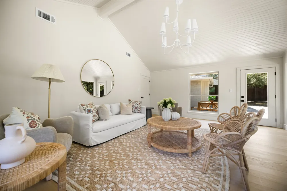 3777 Duchess Trail Dallas, TX 75229