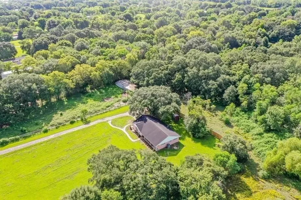 441 County Road 219 Angleton, TX 77515