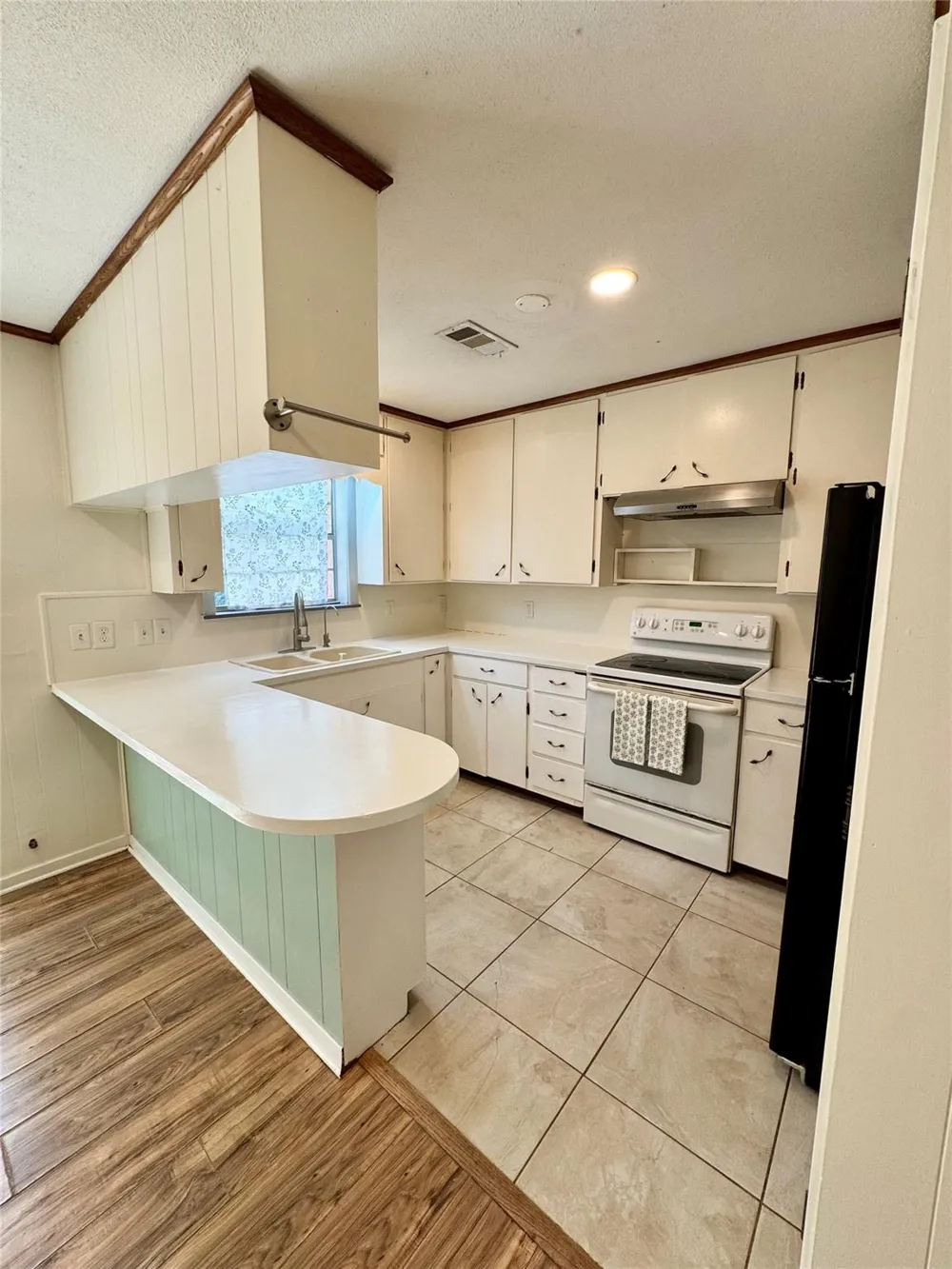 441 County Road 219 Angleton, TX 77515