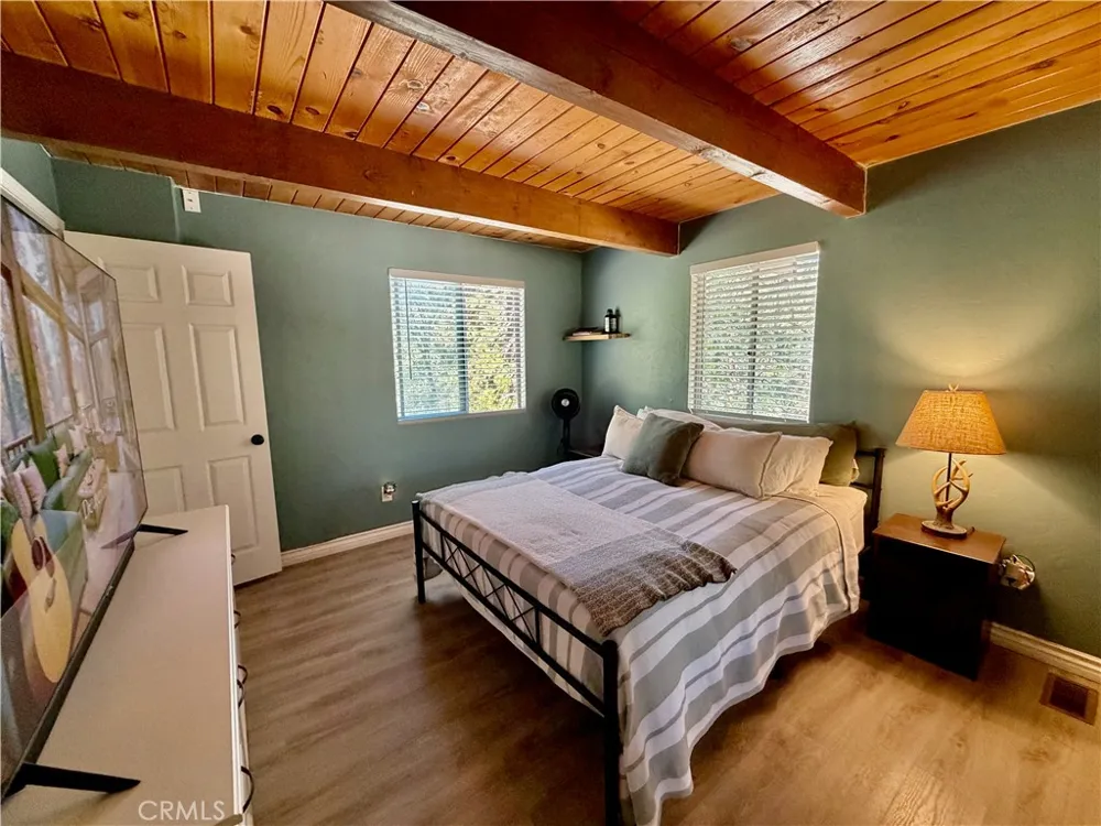 2294 Deep Creek Arrowbear, CA 92382