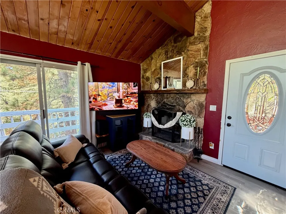 2294 Deep Creek Arrowbear, CA 92382