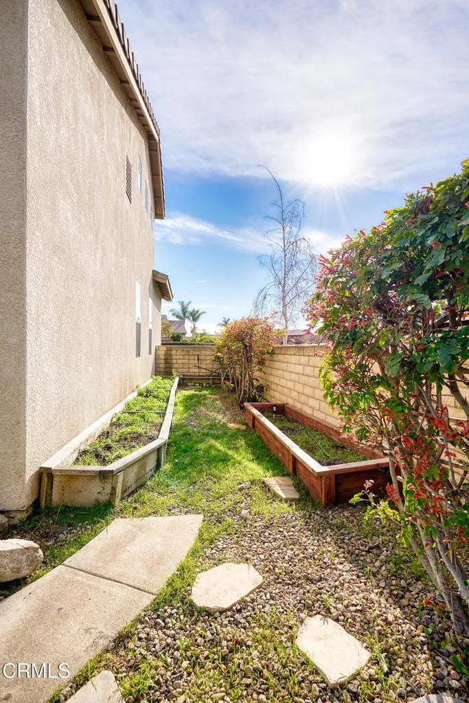 415 Caliente Way Oxnard, CA 93036