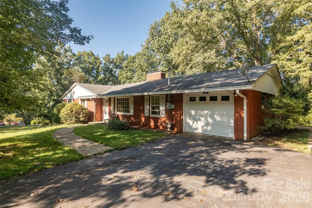 235 Landis Road Marion, NC 28752