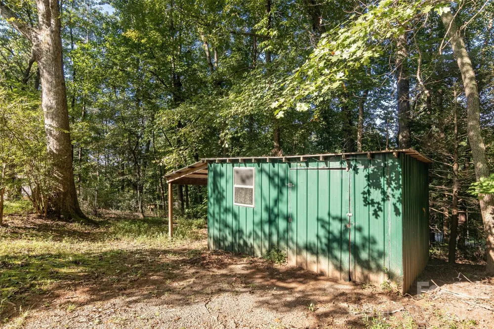 235 Landis Road Marion, NC 28752