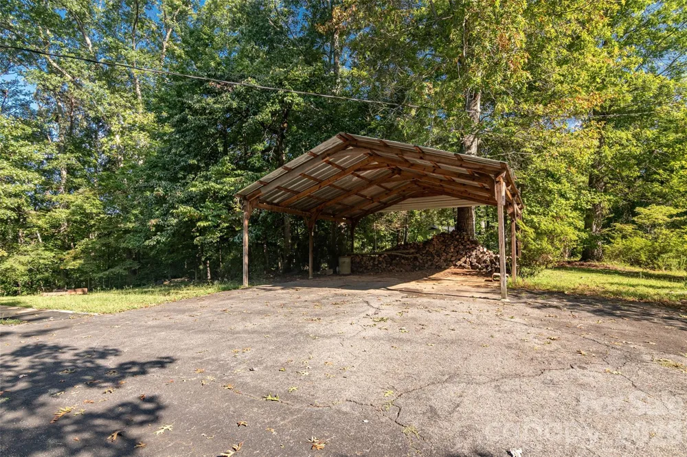 235 Landis Road Marion, NC 28752