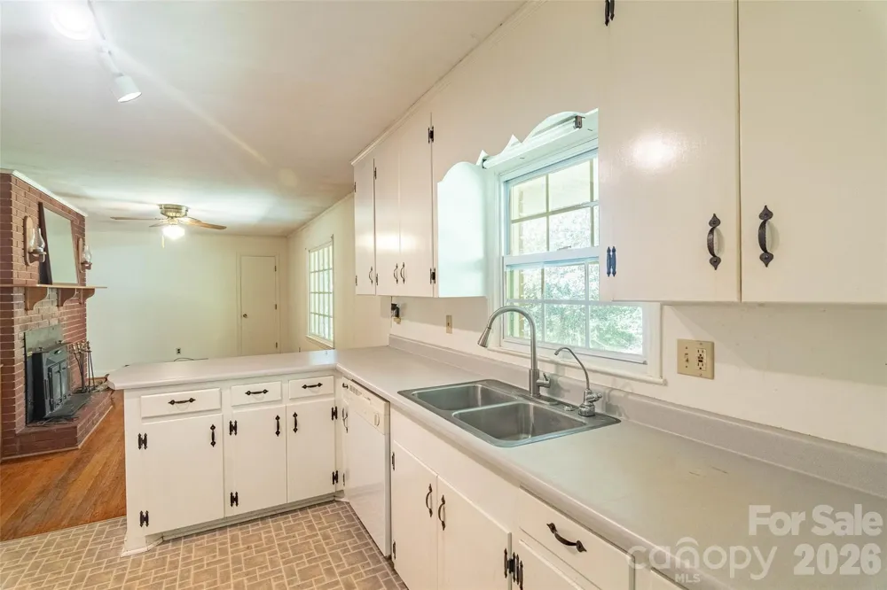235 Landis Road Marion, NC 28752