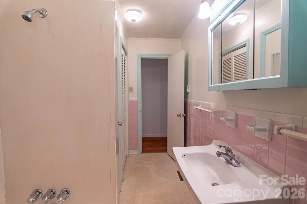 235 Landis Road Marion, NC 28752