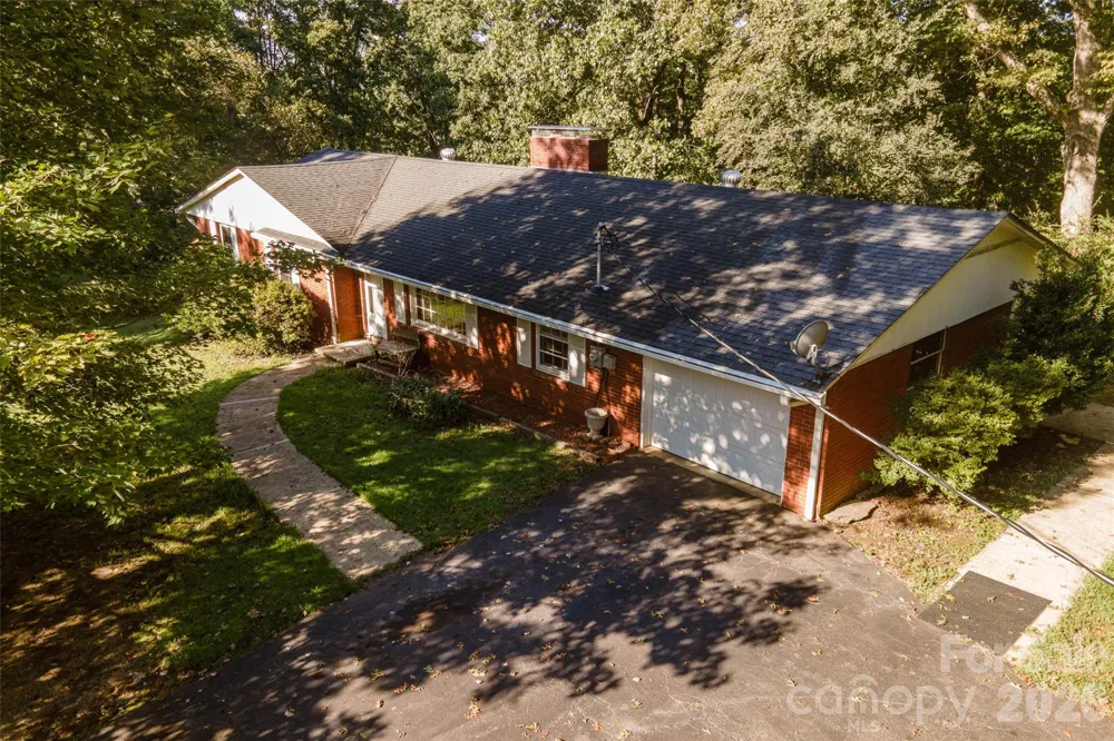 235 Landis Road Marion, NC 28752