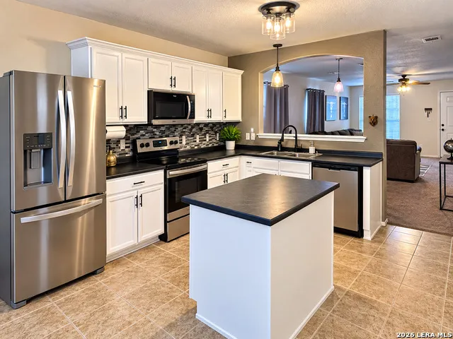 10357 Oakwood Crst San Antonio, TX 78245