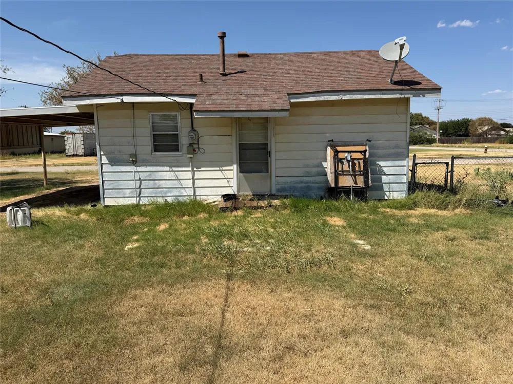 503 W 12th Street Quanah, TX 79252