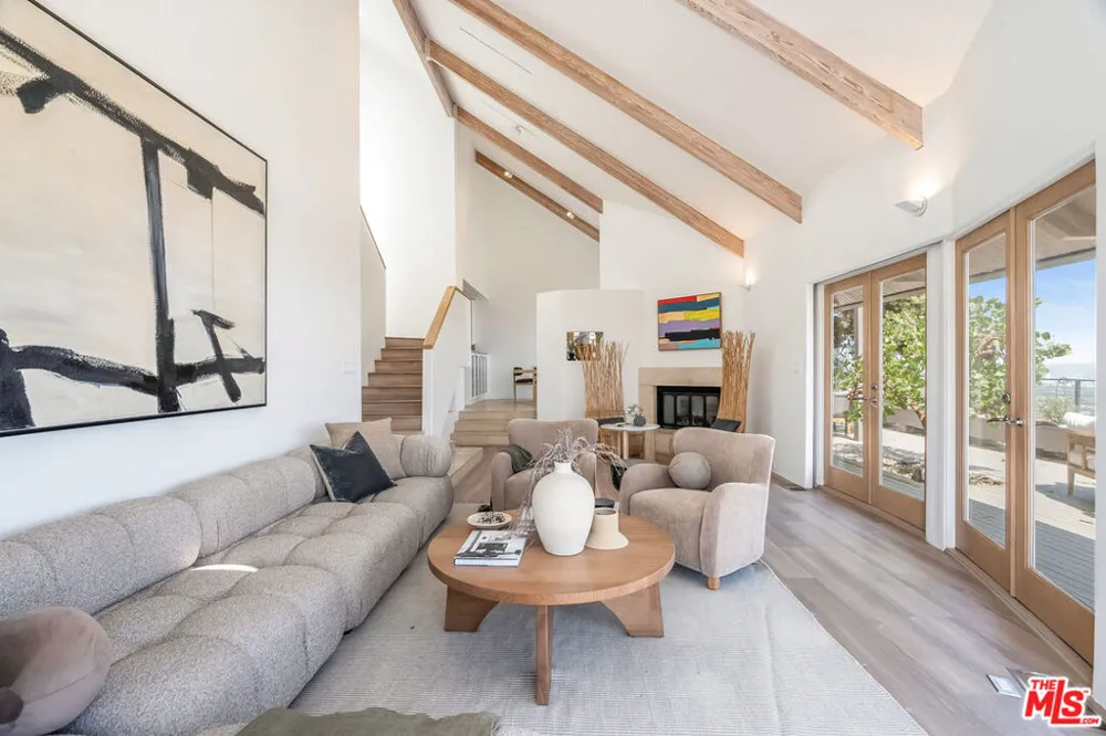 1394 Miller Drive Los Angeles, CA 90069