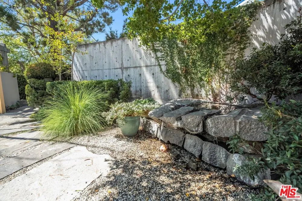 1394 Miller Drive Los Angeles, CA 90069