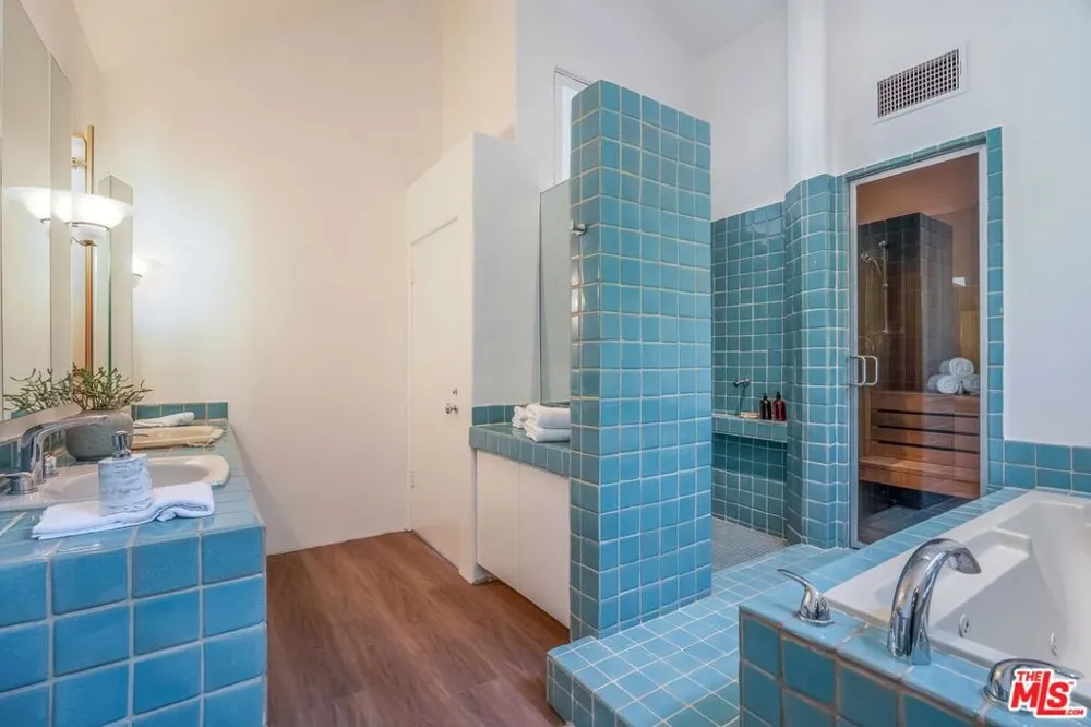 1394 Miller Drive Los Angeles, CA 90069