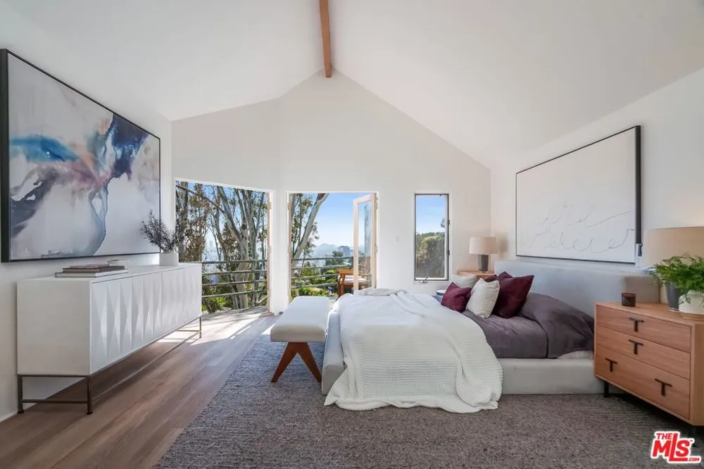 1394 Miller Drive Los Angeles, CA 90069