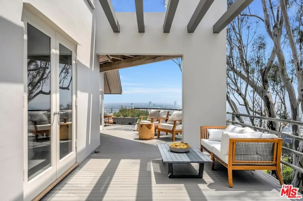1394 Miller Drive Los Angeles, CA 90069