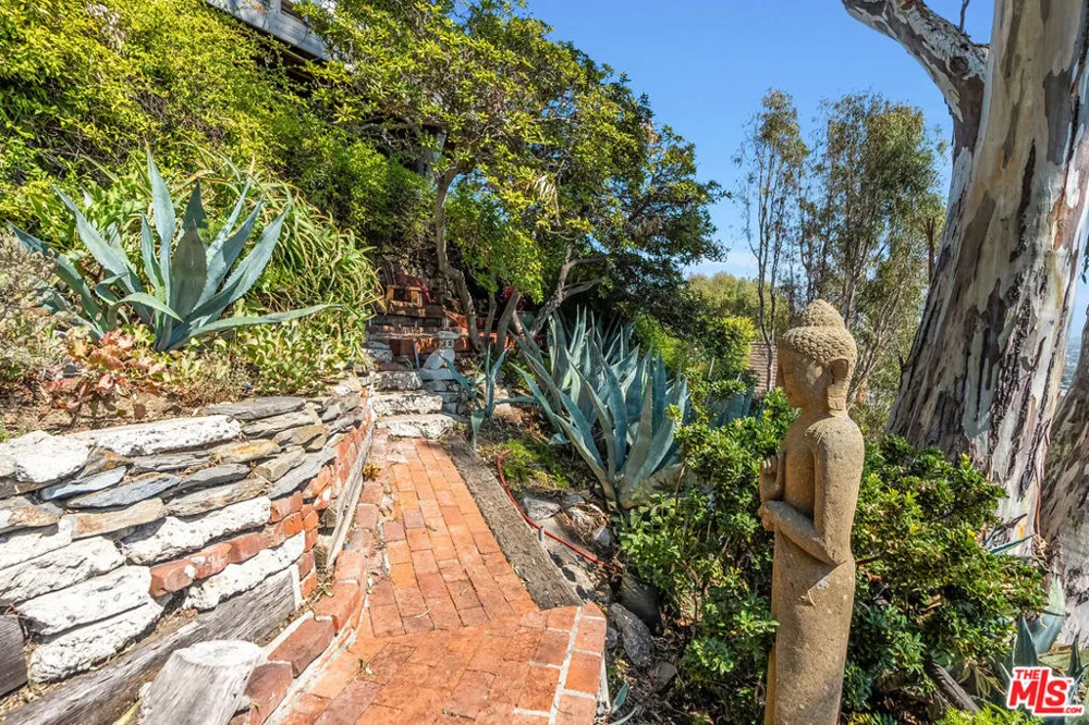 1394 Miller Drive Los Angeles, CA 90069