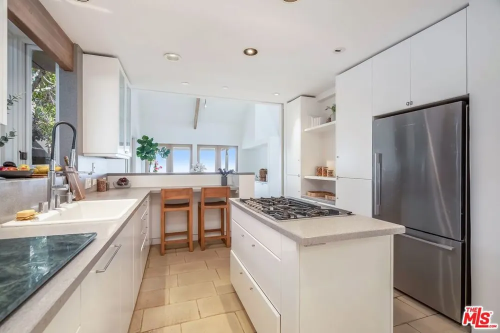 1394 Miller Drive Los Angeles, CA 90069