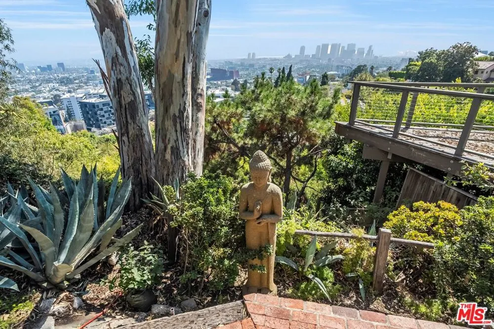 1394 Miller Drive Los Angeles, CA 90069