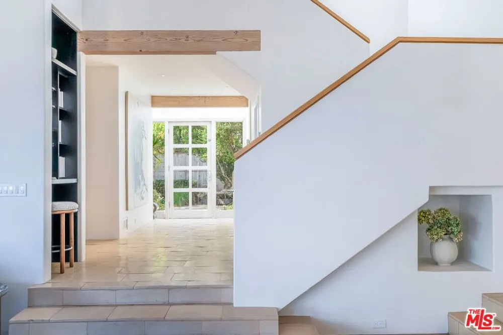 1394 Miller Drive Los Angeles, CA 90069