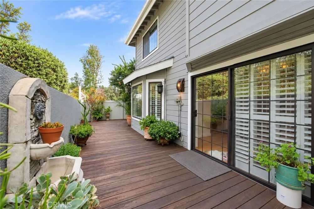 2607 Dove Creek Lane #B Pasadena, CA 91107