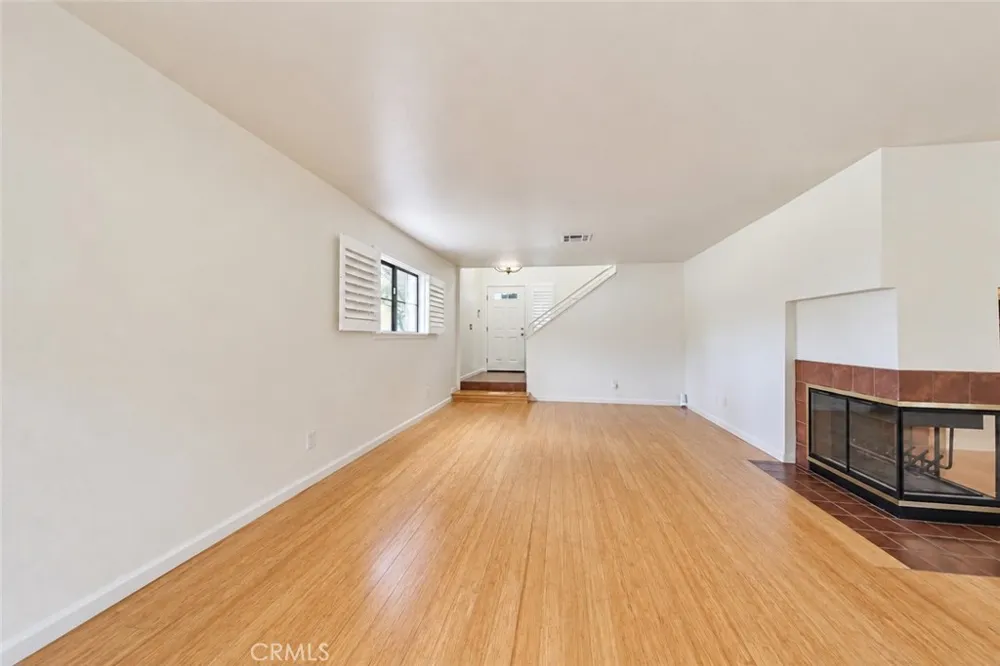 2607 Dove Creek Lane #B Pasadena, CA 91107