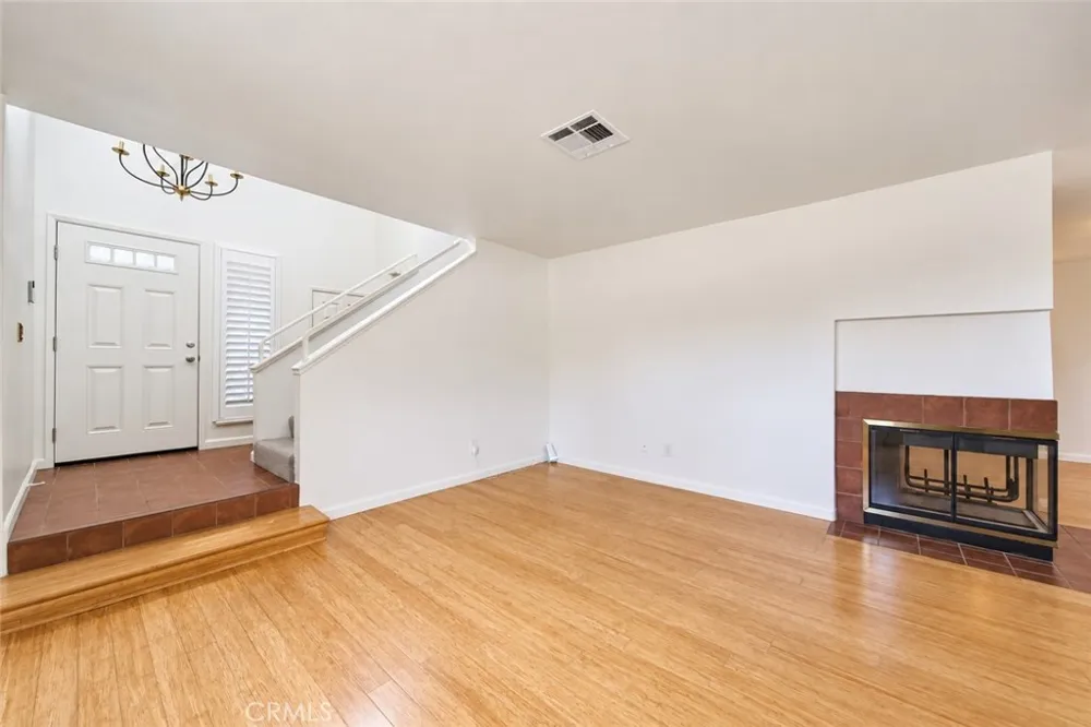 2607 Dove Creek Lane #B Pasadena, CA 91107