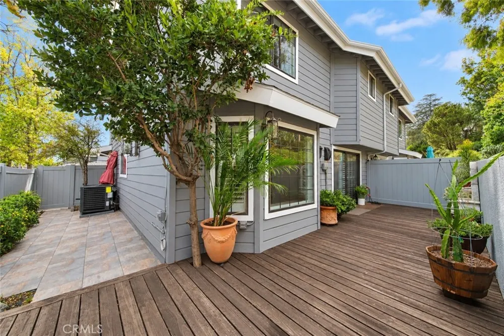 2607 Dove Creek Lane #B Pasadena, CA 91107