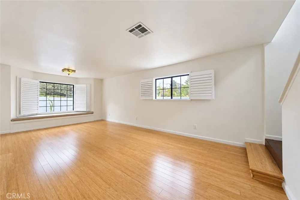 2607 Dove Creek Lane #B Pasadena, CA 91107