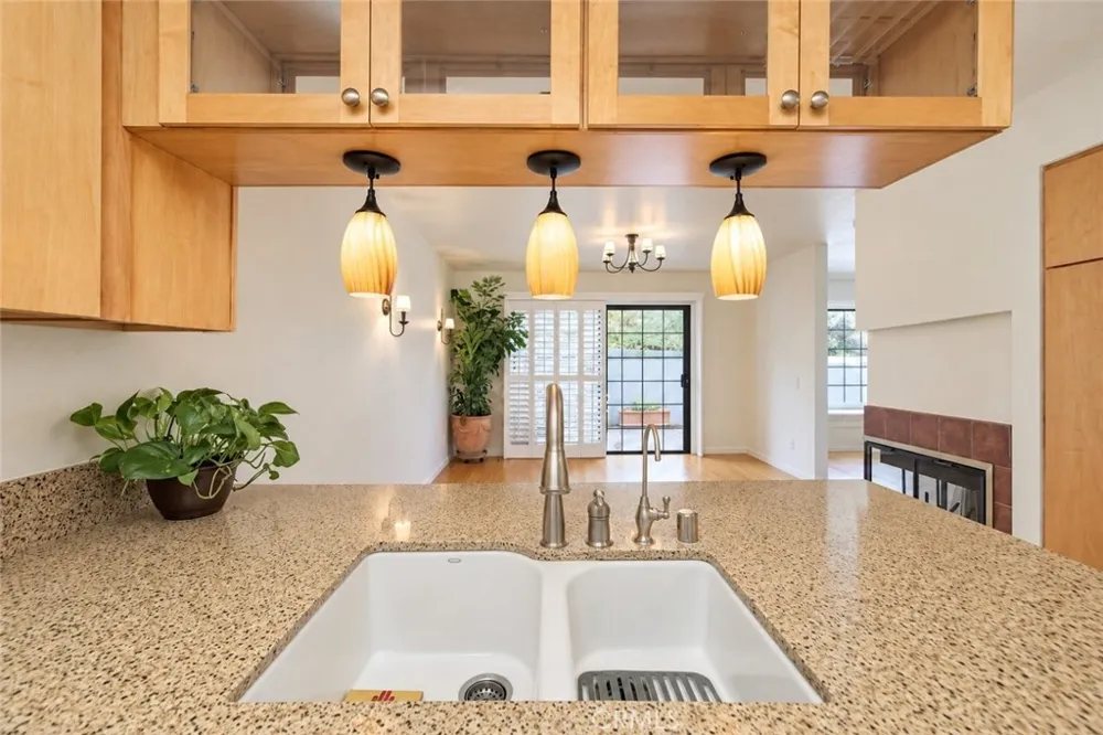 2607 Dove Creek Lane #B Pasadena, CA 91107
