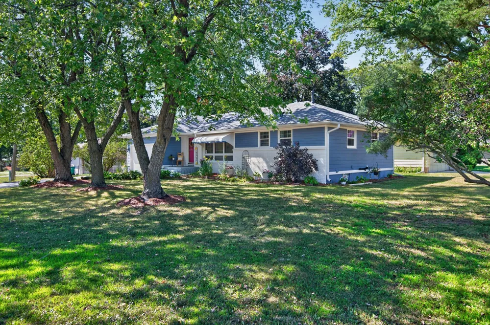 3715 Douglas Drive Crystal, MN 55422