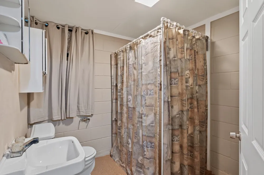 3715 Douglas Drive Crystal, MN 55422