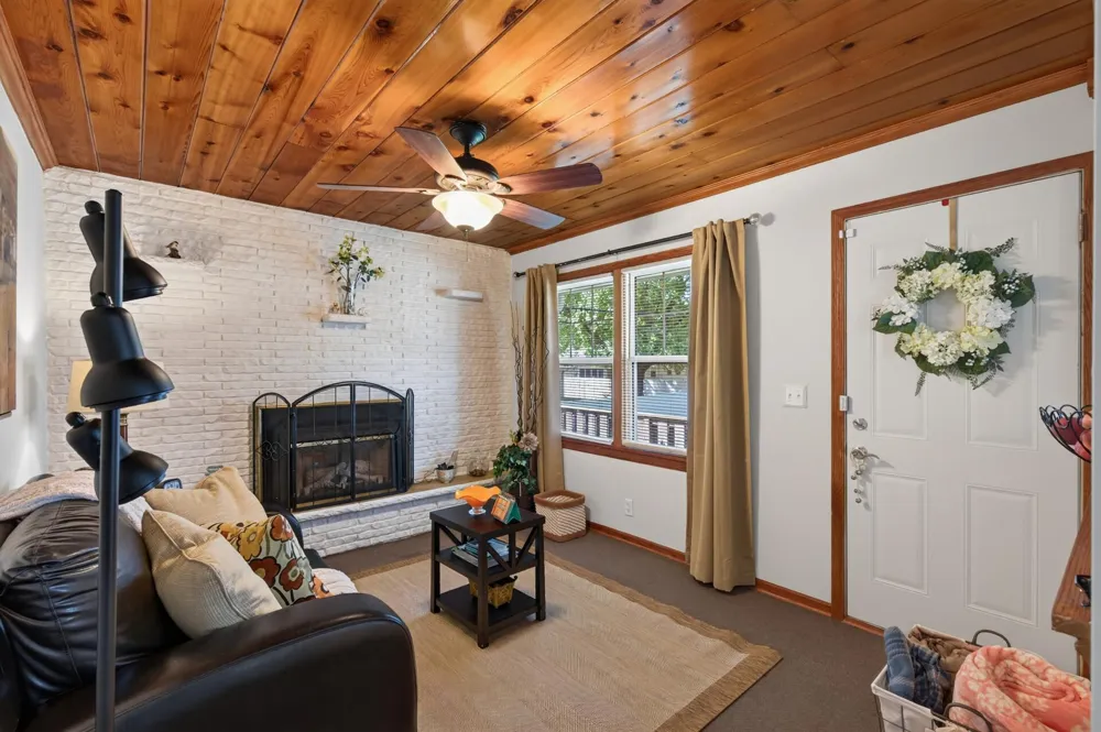 3715 Douglas Drive Crystal, MN 55422
