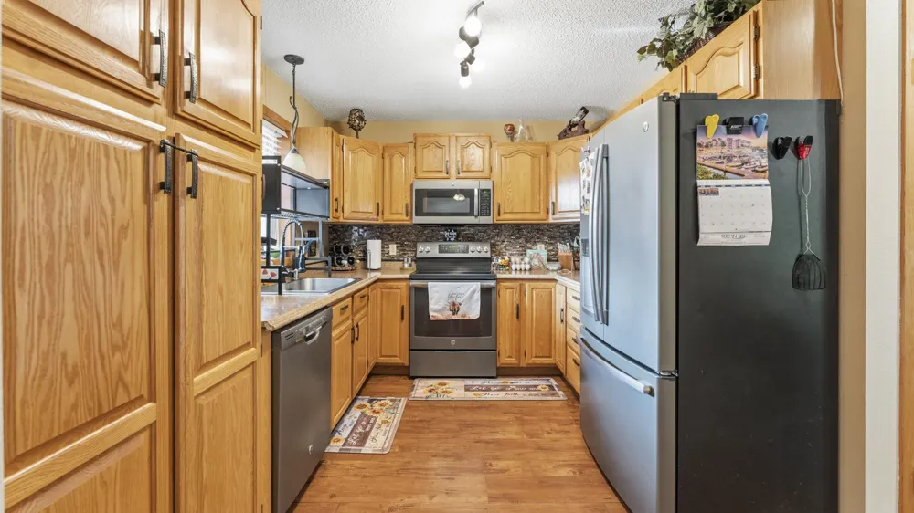 25921 Jivaro Street NW Isanti, MN 55040