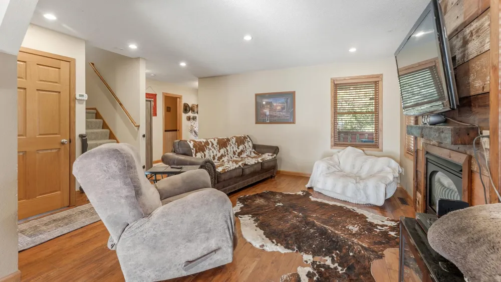 25921 Jivaro Street NW Isanti, MN 55040