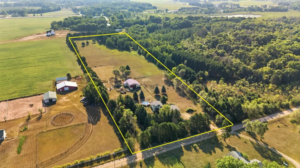25921 Jivaro Street NW Isanti, MN 55040