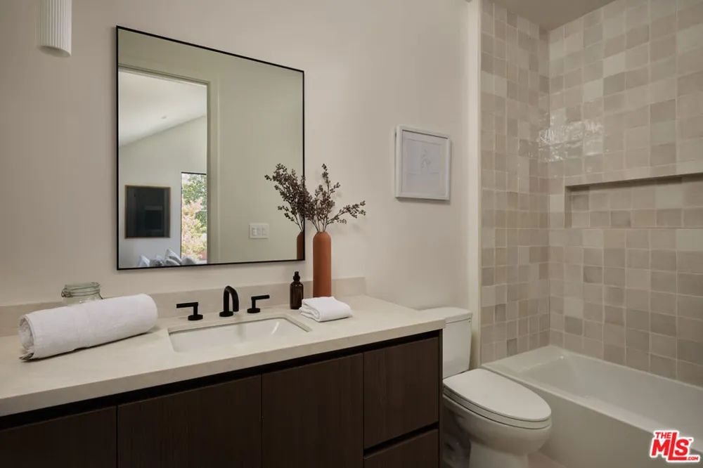 3732 Beethoven Street Los Angeles, CA 90066