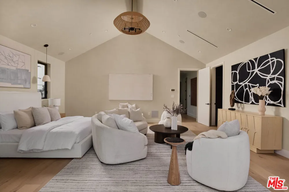 3732 Beethoven Street Los Angeles, CA 90066