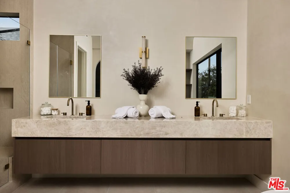 3732 Beethoven Street Los Angeles, CA 90066