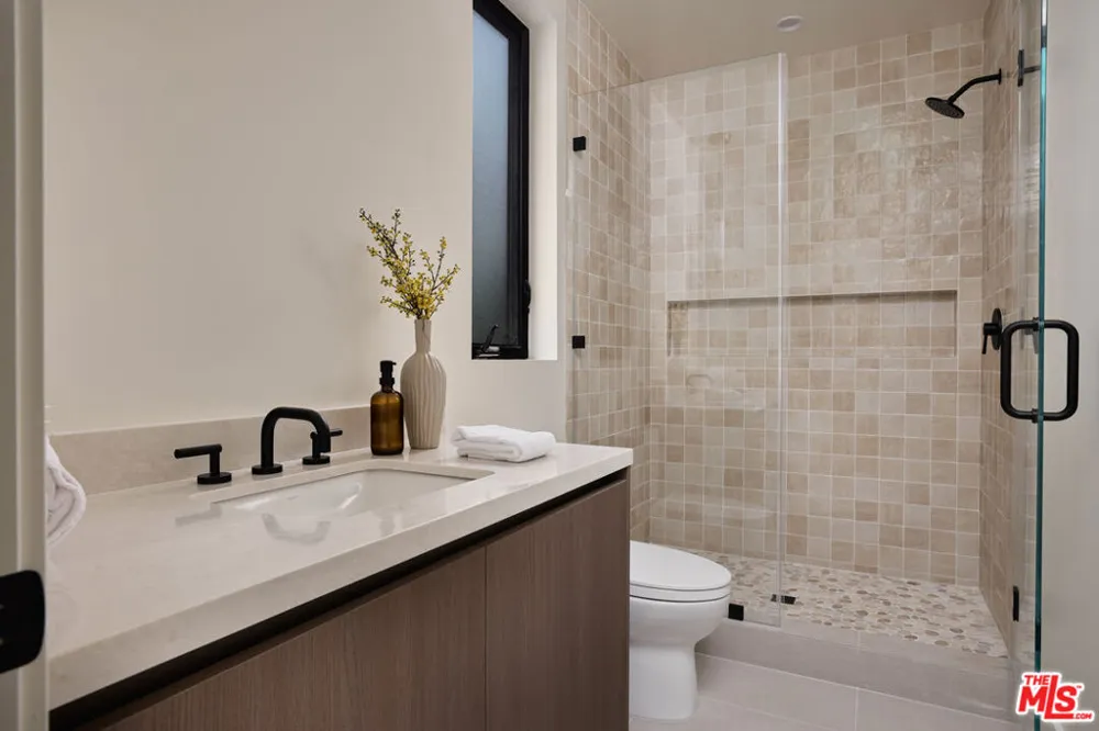 3732 Beethoven Street Los Angeles, CA 90066