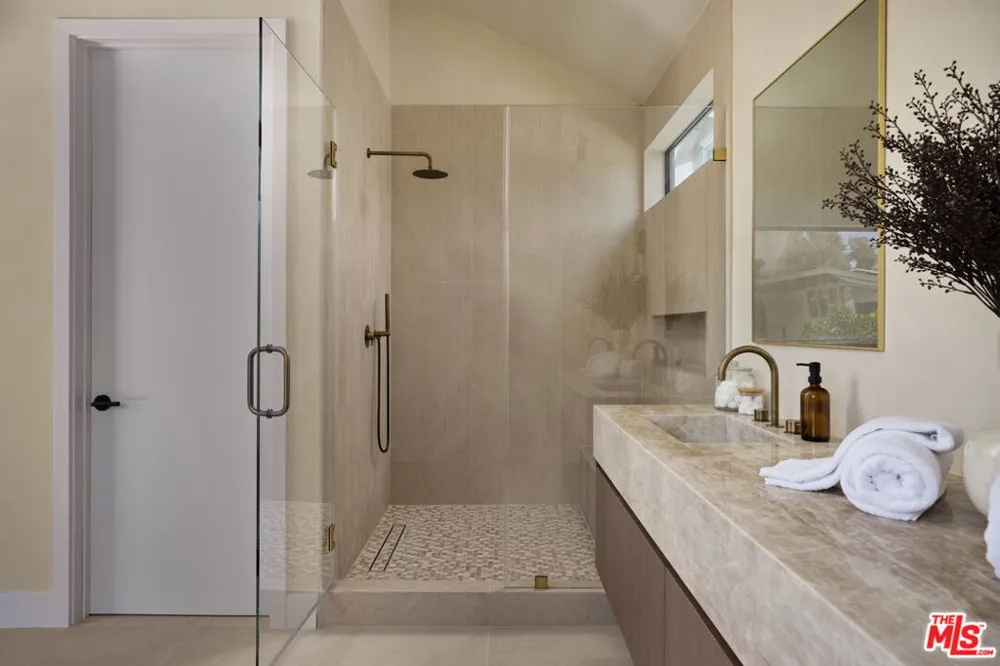 3732 Beethoven Street Los Angeles, CA 90066