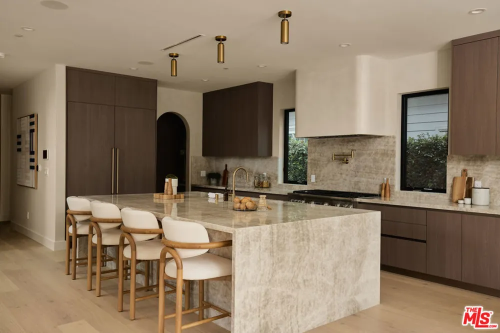 3732 Beethoven Street Los Angeles, CA 90066