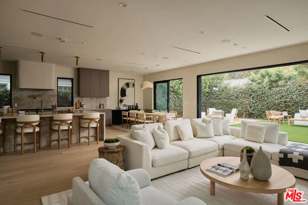 3732 Beethoven Street Los Angeles, CA 90066