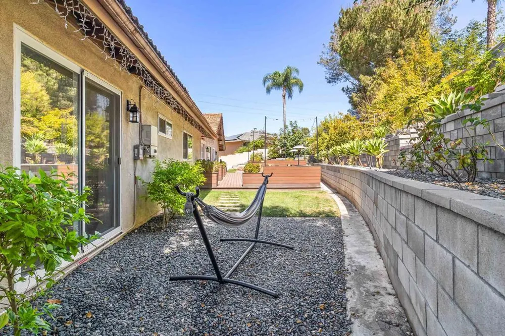 676 Via Rancho Escondido, CA 92029
