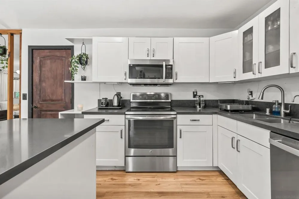 676 Via Rancho Escondido, CA 92029