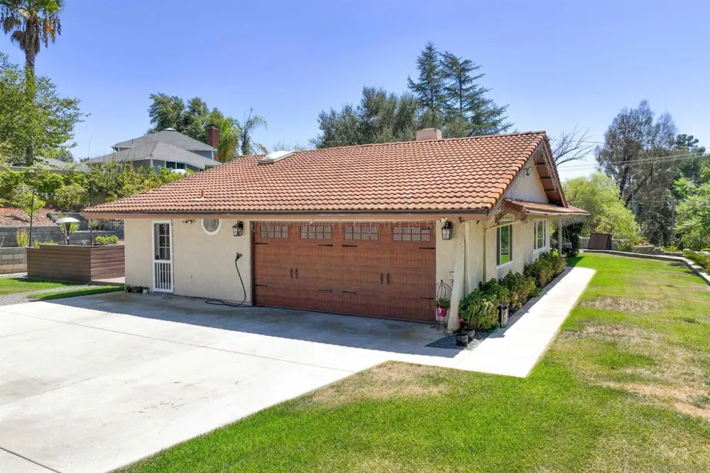 676 Via Rancho Escondido, CA 92029