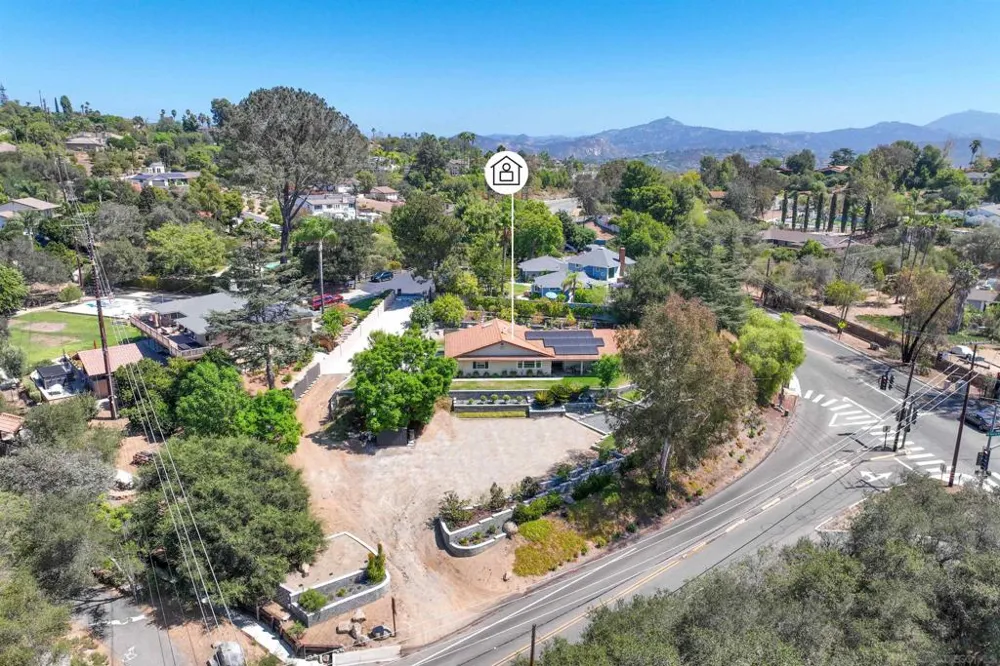676 Via Rancho Escondido, CA 92029