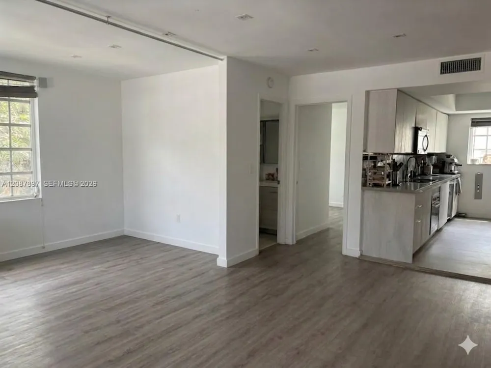932 7th St #932D Miami Beach, FL 33139